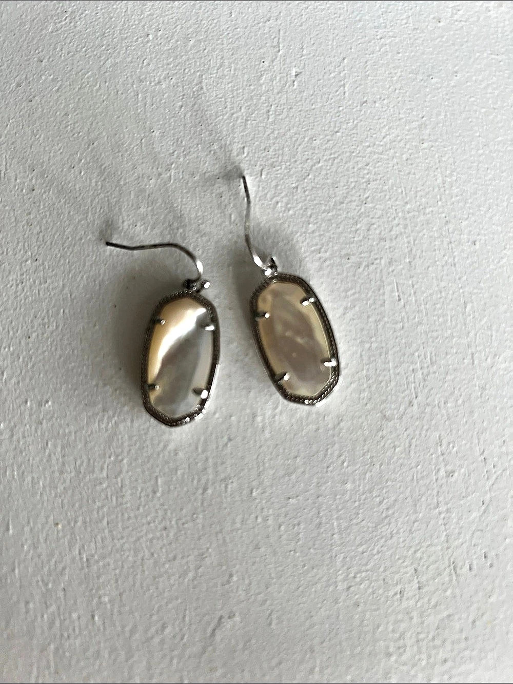 Kendra Scott Elisa Pendant Earrings White & Silver Like New